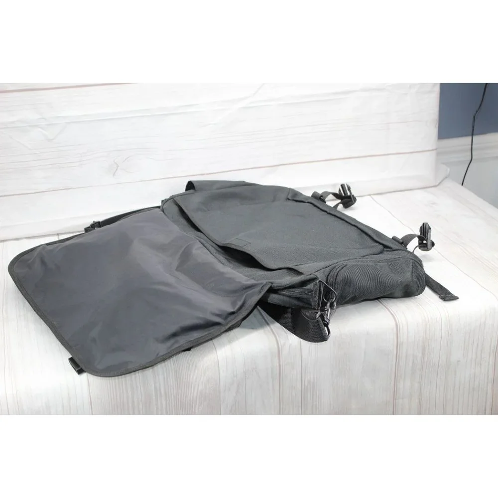 LL Bean Black Nylon Zippered Padded Handle Laptop Carryall Briefcase Bag